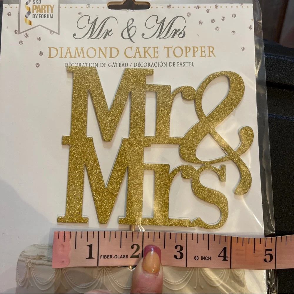 Diamond Glitter Mr & Mrs Cake Topper, Gold, 6-1/2-Inch (Gold)